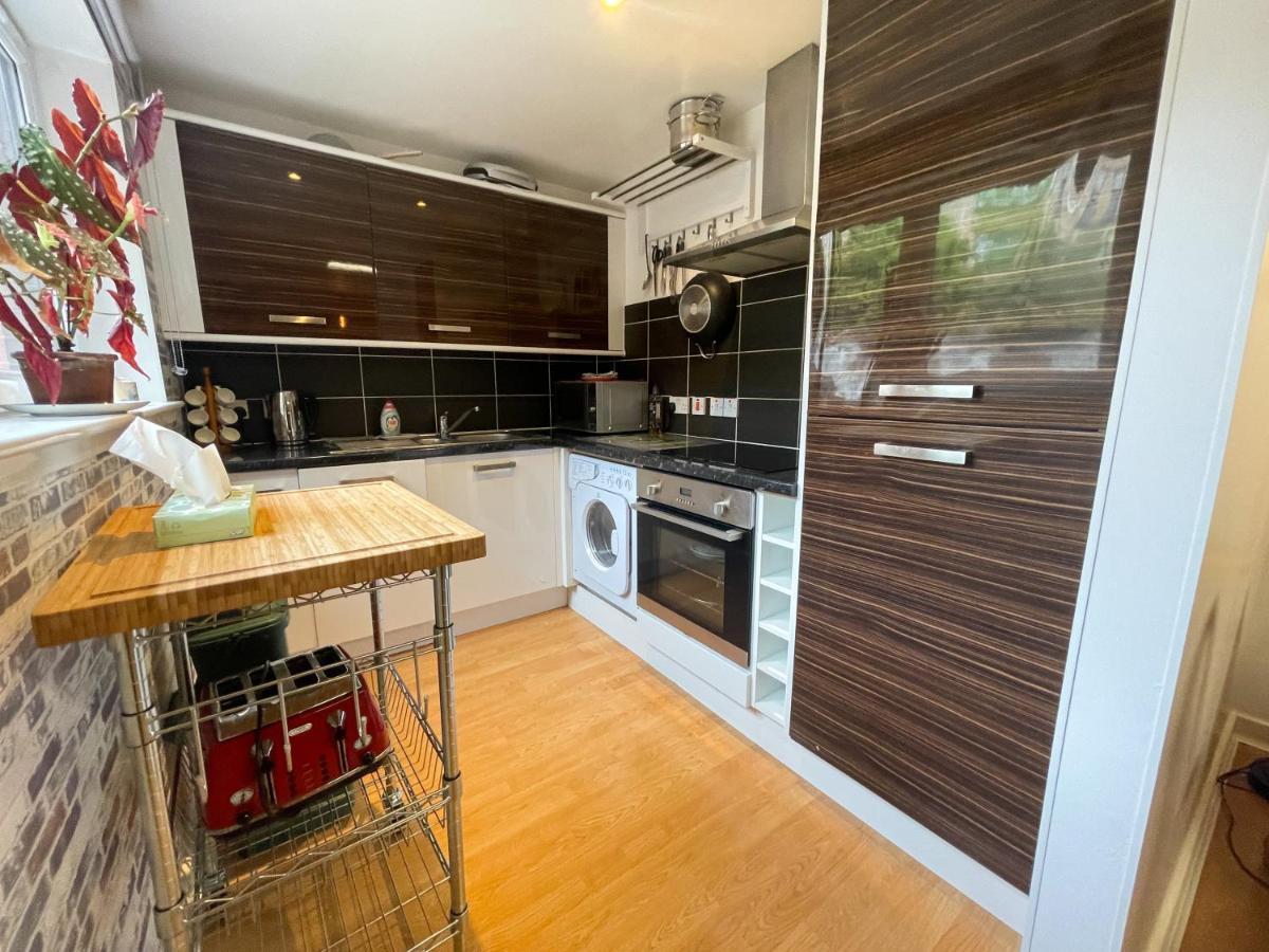 Kelvingrove 2 Bedroom Apartment - Private Parking Glasgow Zewnętrze zdjęcie